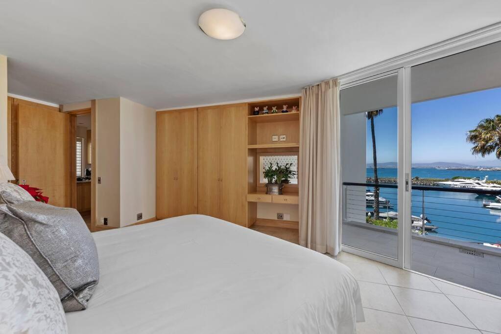 Water Club Apartment