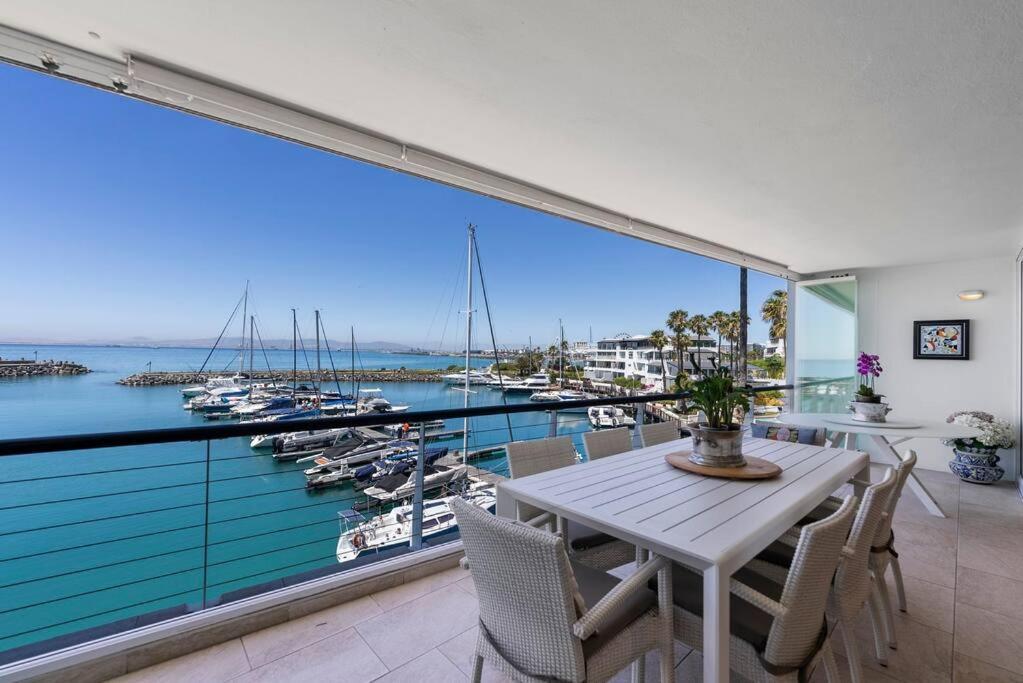 Water Club Apartment *